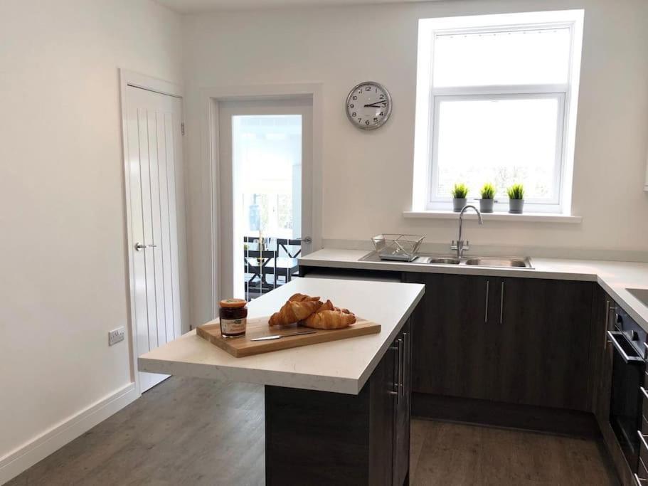 Rhondda Valleys With Breathtaking Riverside Views Llwynypia エクステリア 写真